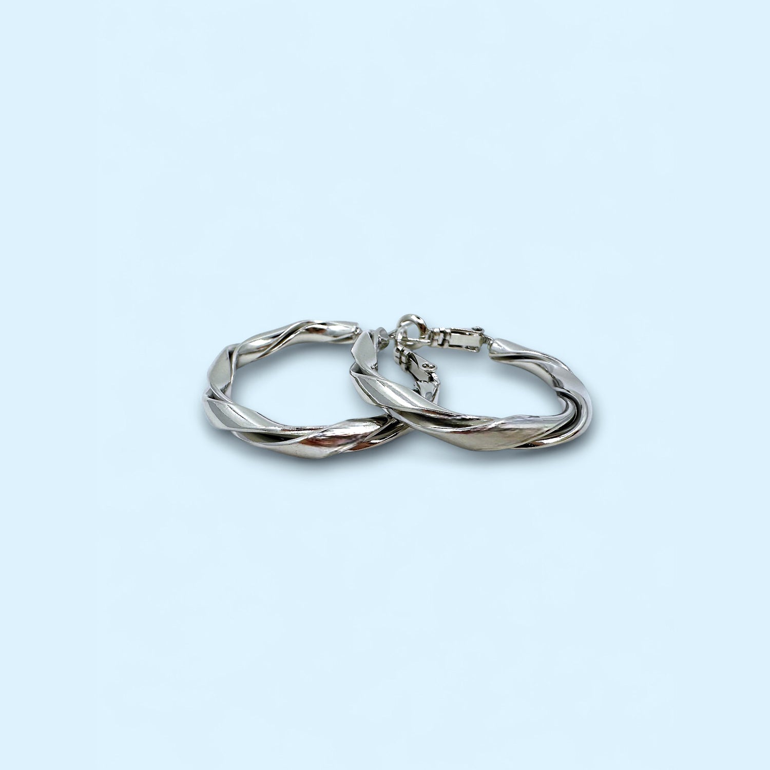 Swirled Silver Hoop Earrings – Sleek Everyday Hoops✨